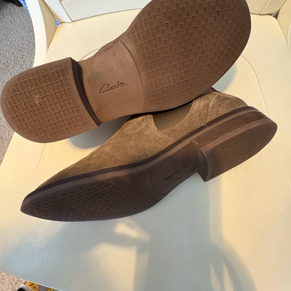 Clark’s Booties - Picture 4 of 4